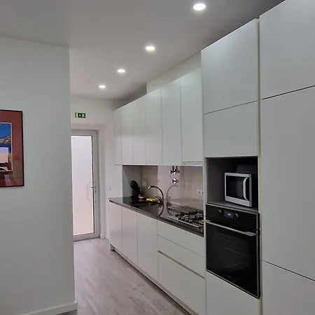 Marilaura's House Appartamento Nazaré